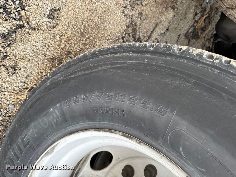 image for item YA2357 2016 Mack CXU613 semi truck