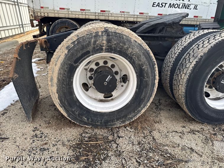 image for item YA2357 2016 Mack CXU613 semi truck