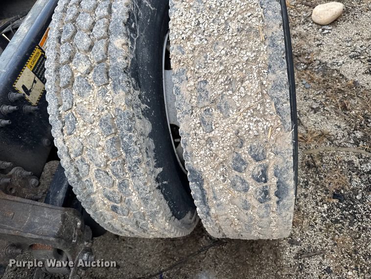 image for item YA2357 2016 Mack CXU613 semi truck