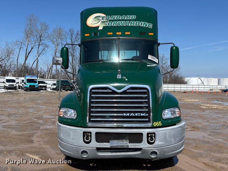 image for item YA2358 2016 Mack CXU613 semi truck