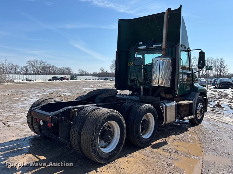 image for item YA2358 2016 Mack CXU613 semi truck