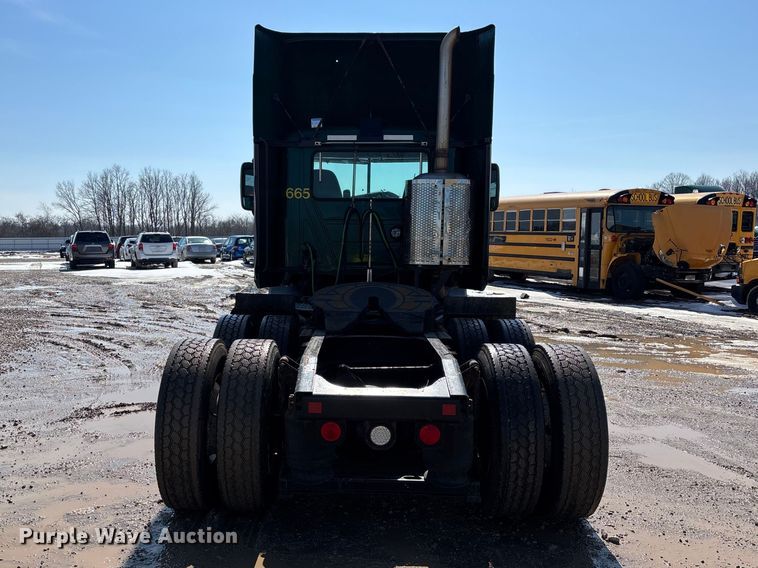 image for item YA2358 2016 Mack CXU613 semi truck