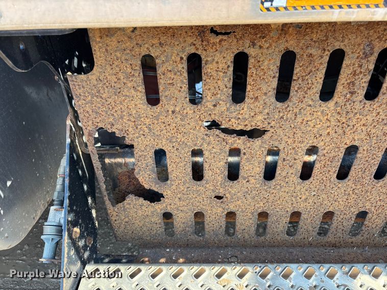 image for item YA2358 2016 Mack CXU613 semi truck