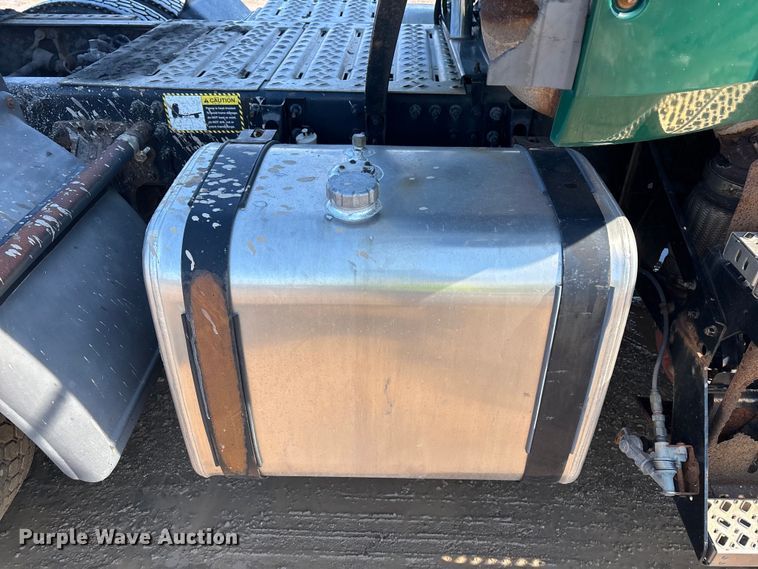 image for item YA2358 2016 Mack CXU613 semi truck