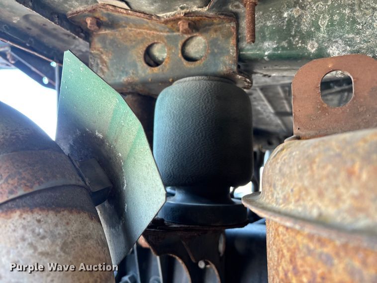 image for item YA2358 2016 Mack CXU613 semi truck