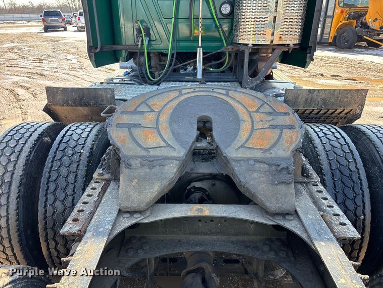 image for item YA2358 2016 Mack CXU613 semi truck