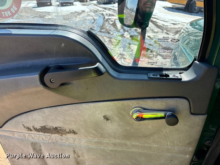 image for item YA2358 2016 Mack CXU613 semi truck