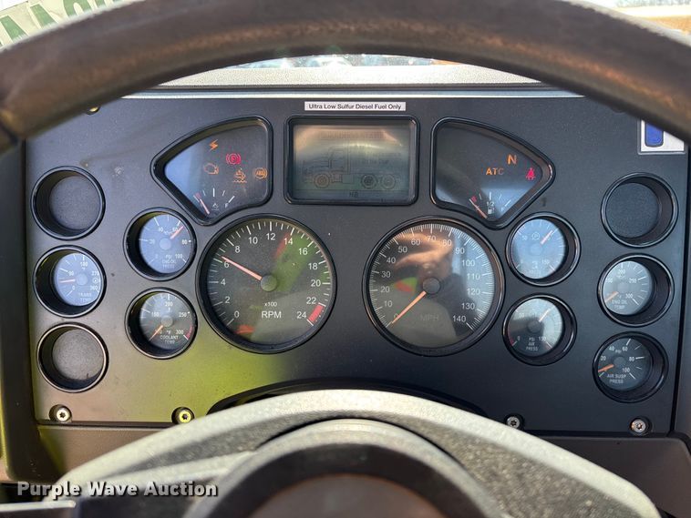 image for item YA2358 2016 Mack CXU613 semi truck