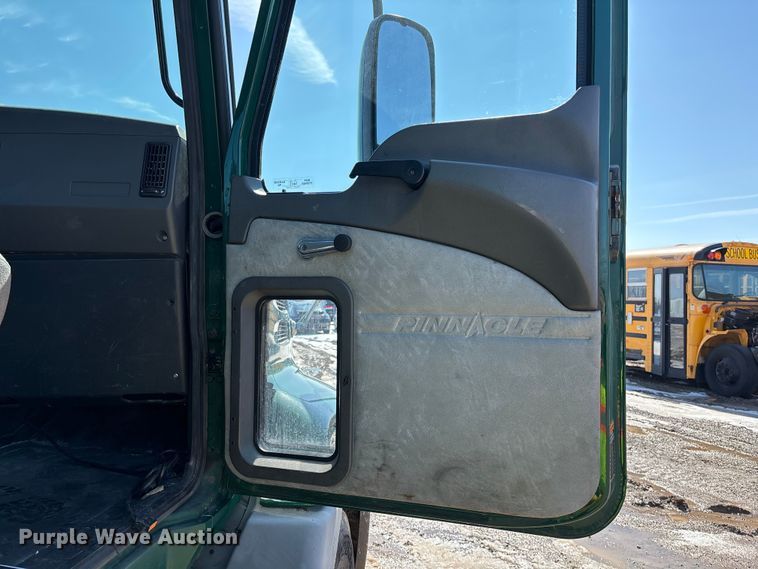 image for item YA2358 2016 Mack CXU613 semi truck