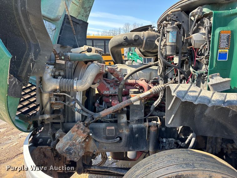 image for item YA2358 2016 Mack CXU613 semi truck