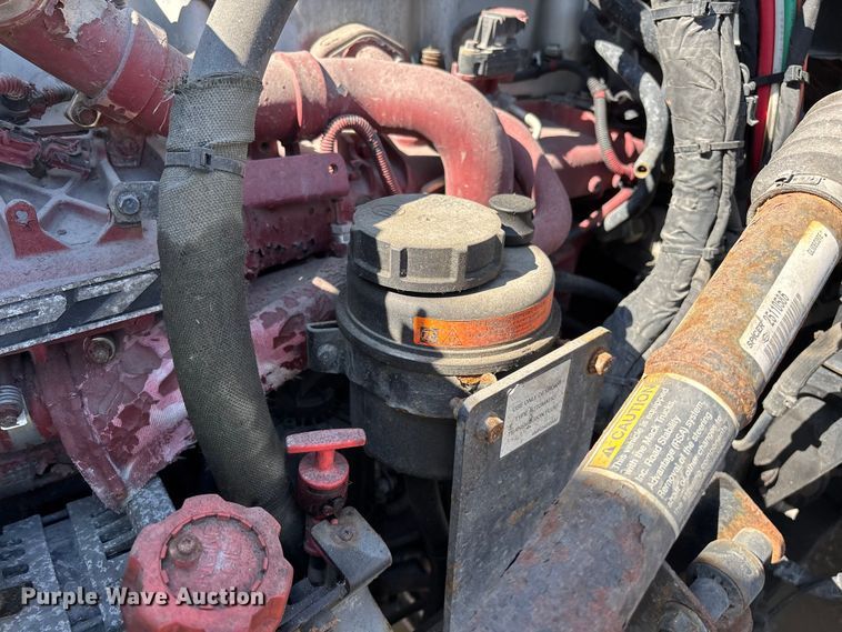 image for item YA2358 2016 Mack CXU613 semi truck