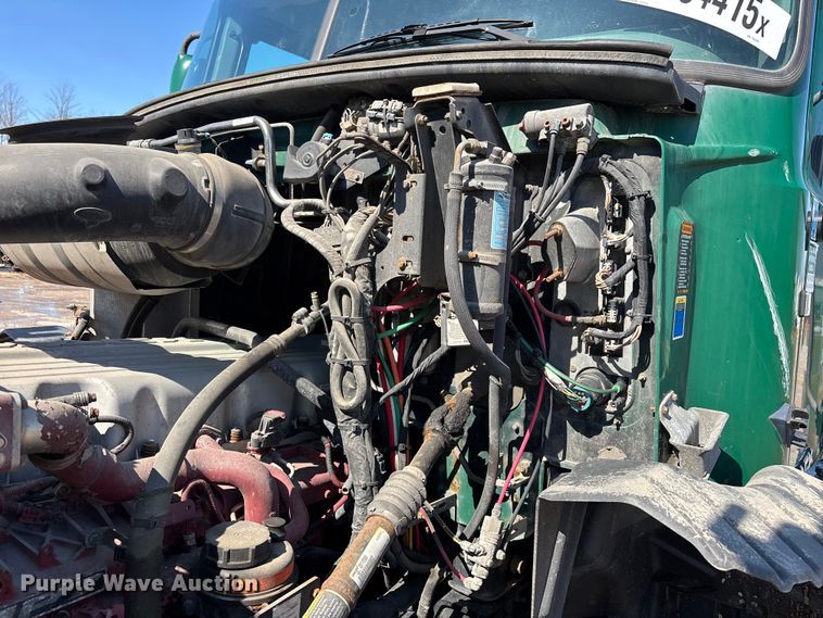 image for item YA2358 2016 Mack CXU613 semi truck