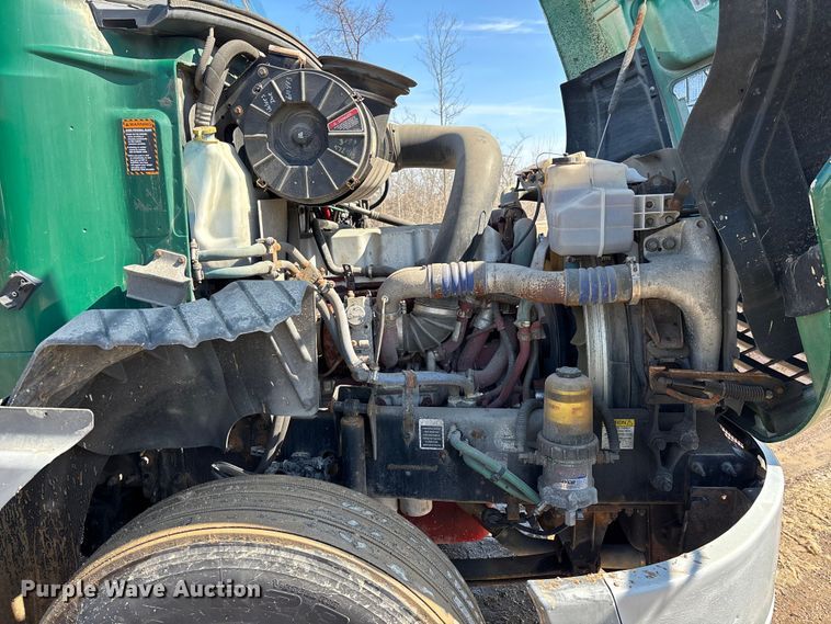 image for item YA2358 2016 Mack CXU613 semi truck