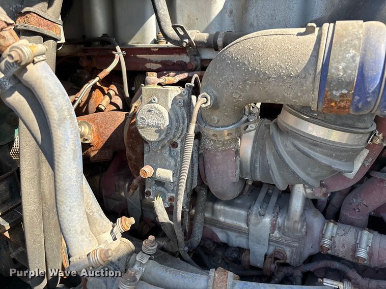 image for item YA2358 2016 Mack CXU613 semi truck
