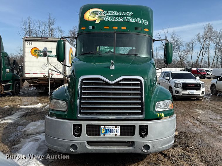 image for item YA2359 2016 Mack CXU613 semi truck