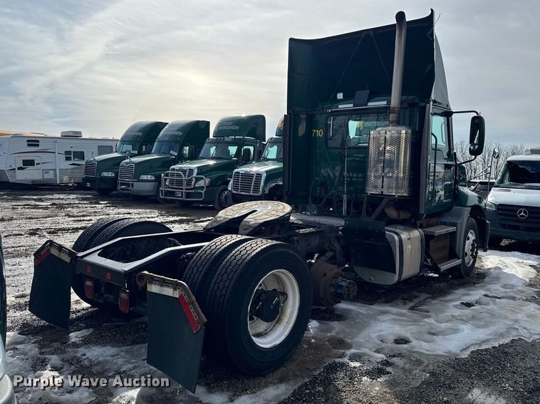 image for item YA2359 2016 Mack CXU613 semi truck