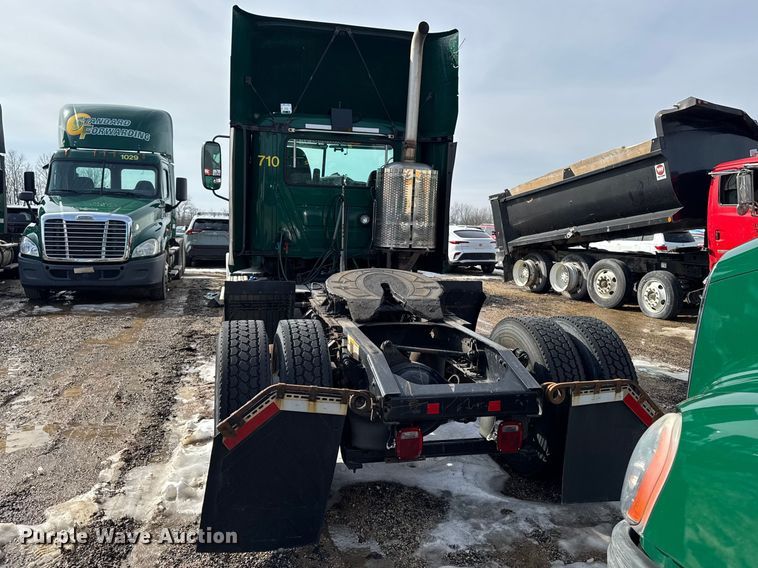 image for item YA2359 2016 Mack CXU613 semi truck