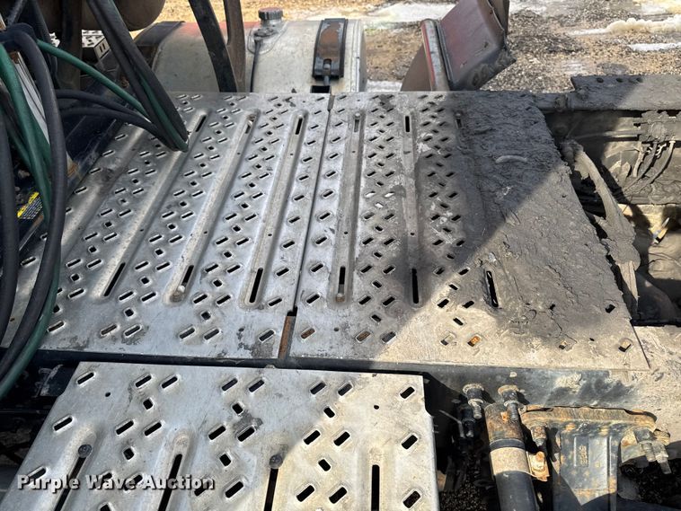 image for item YA2359 2016 Mack CXU613 semi truck