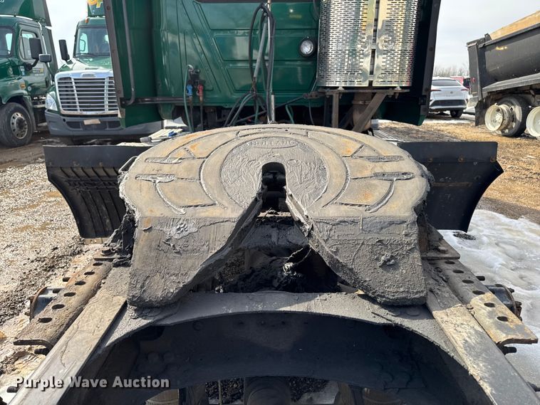 image for item YA2359 2016 Mack CXU613 semi truck