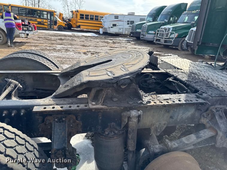 image for item YA2359 2016 Mack CXU613 semi truck