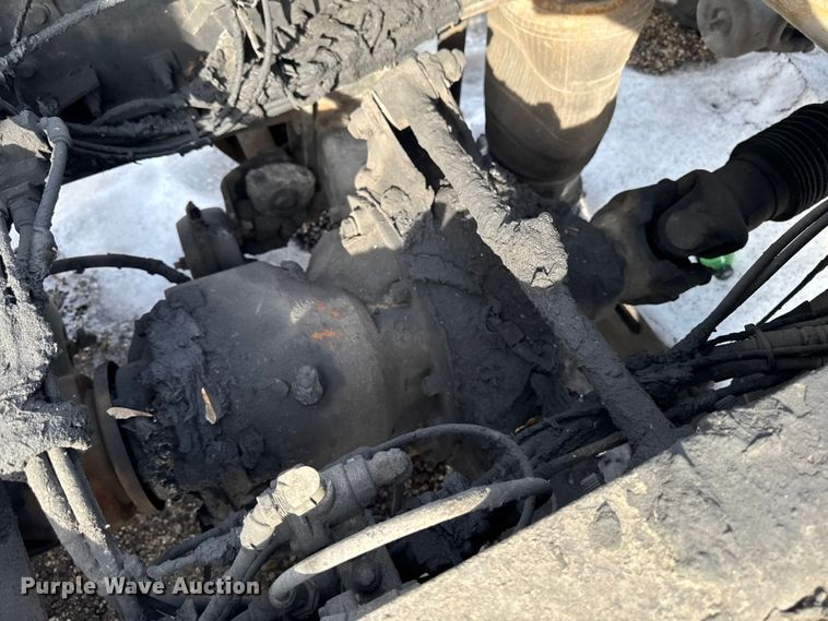 image for item YA2359 2016 Mack CXU613 semi truck