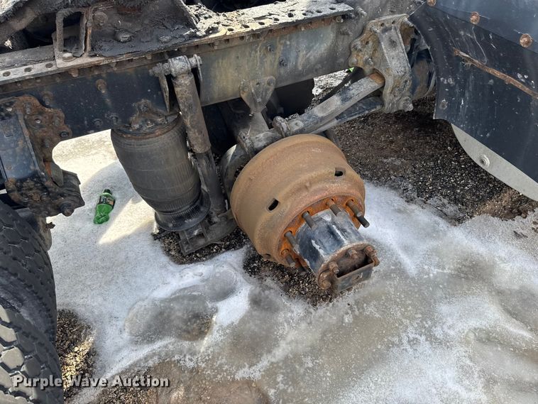 image for item YA2359 2016 Mack CXU613 semi truck