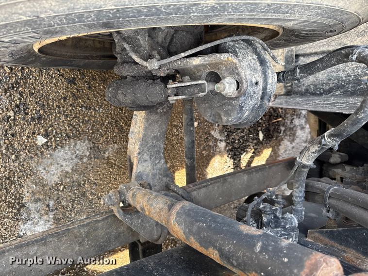 image for item YA2359 2016 Mack CXU613 semi truck