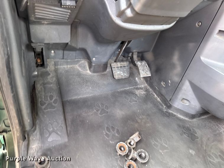 image for item YA2359 2016 Mack CXU613 semi truck