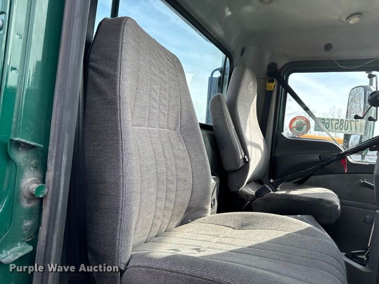 image for item YA2359 2016 Mack CXU613 semi truck