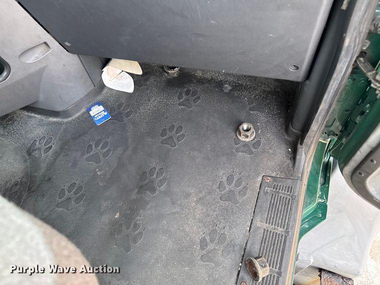 image for item YA2359 2016 Mack CXU613 semi truck