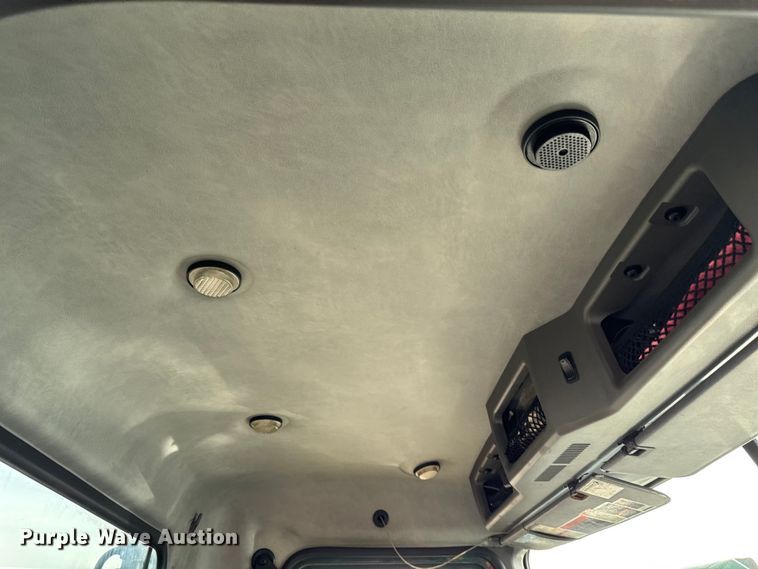 image for item YA2359 2016 Mack CXU613 semi truck