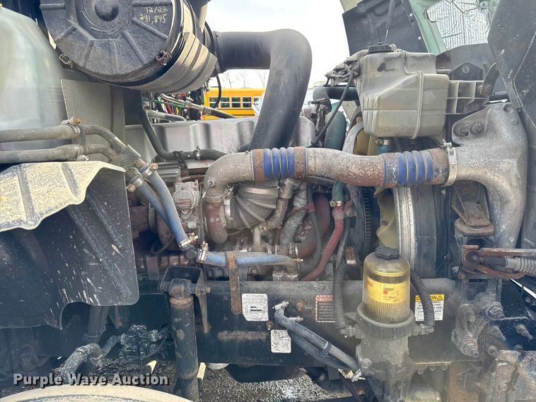 image for item YA2359 2016 Mack CXU613 semi truck