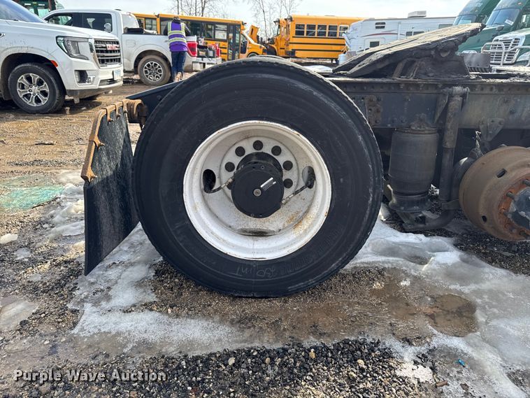 image for item YA2359 2016 Mack CXU613 semi truck