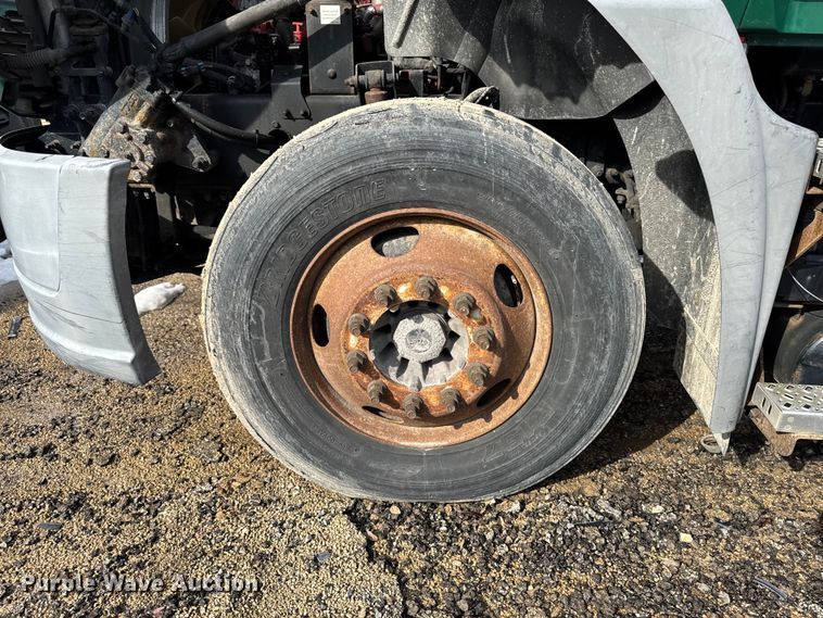 image for item YA2359 2016 Mack CXU613 semi truck