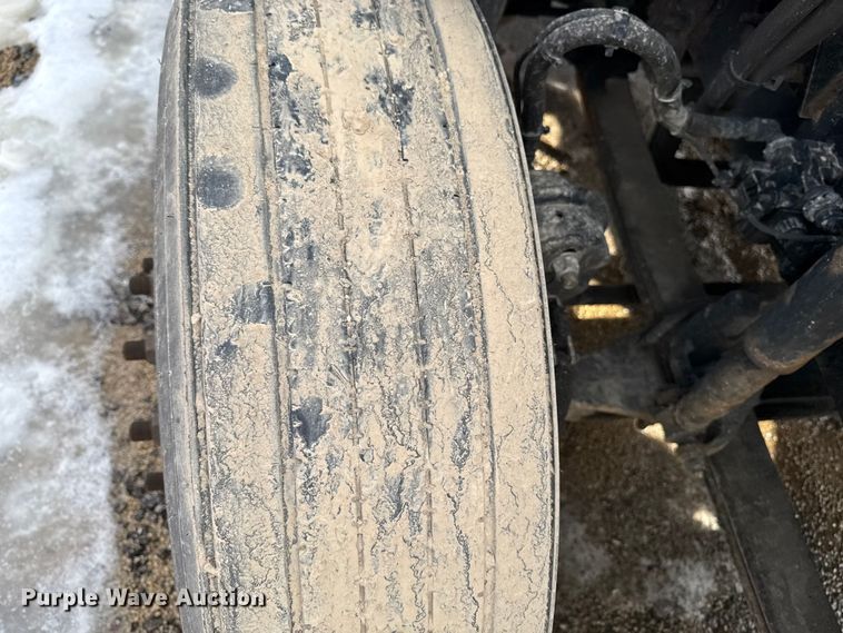 image for item YA2359 2016 Mack CXU613 semi truck