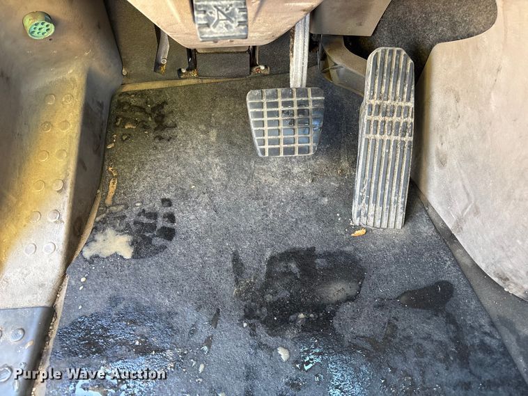 image for item YA2360 2017 Freightliner Cascadia 125 semi truck