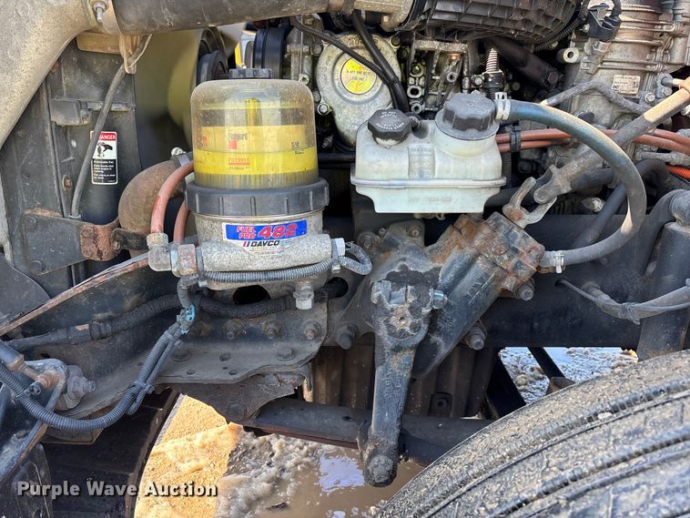 image for item YA2360 2017 Freightliner Cascadia 125 semi truck