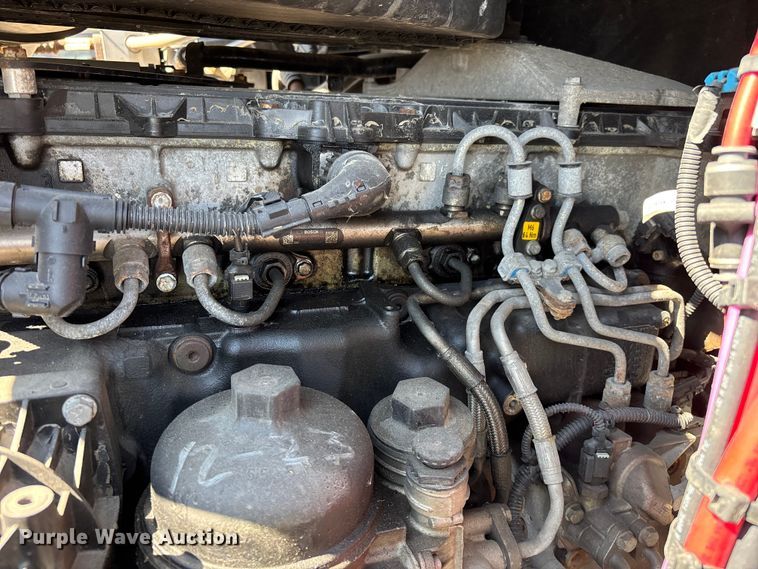 image for item YA2360 2017 Freightliner Cascadia 125 semi truck