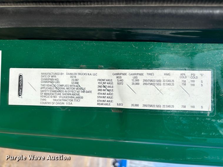 image for item YA2360 2017 Freightliner Cascadia 125 semi truck