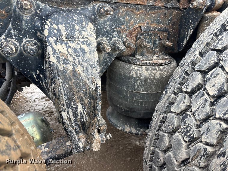 image for item YA2361 2017 Freightliner Cascadia 125 semi truck