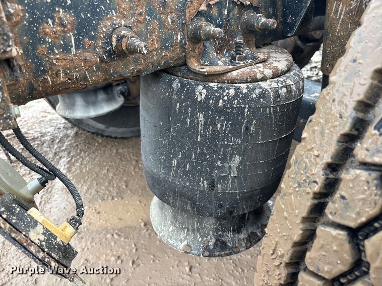 image for item YA2361 2017 Freightliner Cascadia 125 semi truck