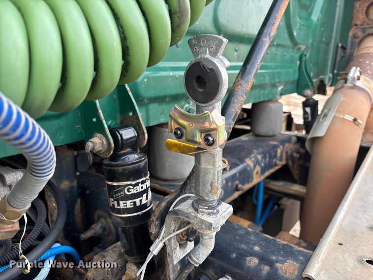 image for item YA2361 2017 Freightliner Cascadia 125 semi truck