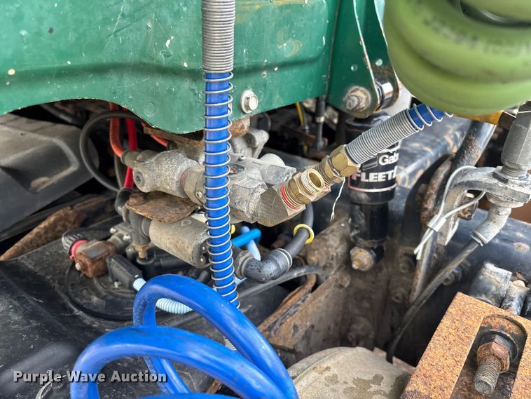 image for item YA2361 2017 Freightliner Cascadia 125 semi truck