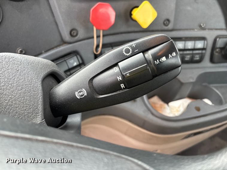 image for item YA2361 2017 Freightliner Cascadia 125 semi truck