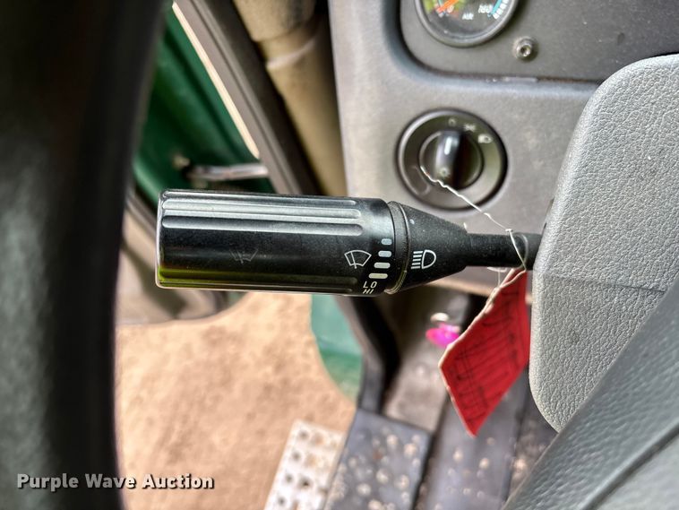 image for item YA2361 2017 Freightliner Cascadia 125 semi truck