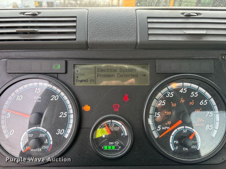 image for item YA2361 2017 Freightliner Cascadia 125 semi truck