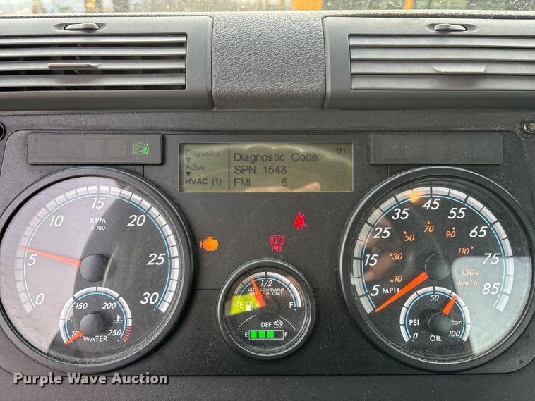 image for item YA2361 2017 Freightliner Cascadia 125 semi truck