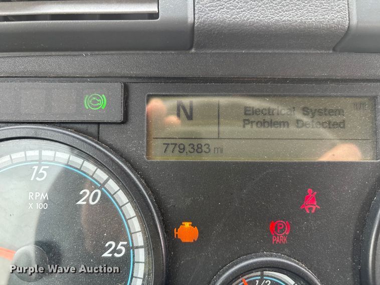 image for item YA2361 2017 Freightliner Cascadia 125 semi truck