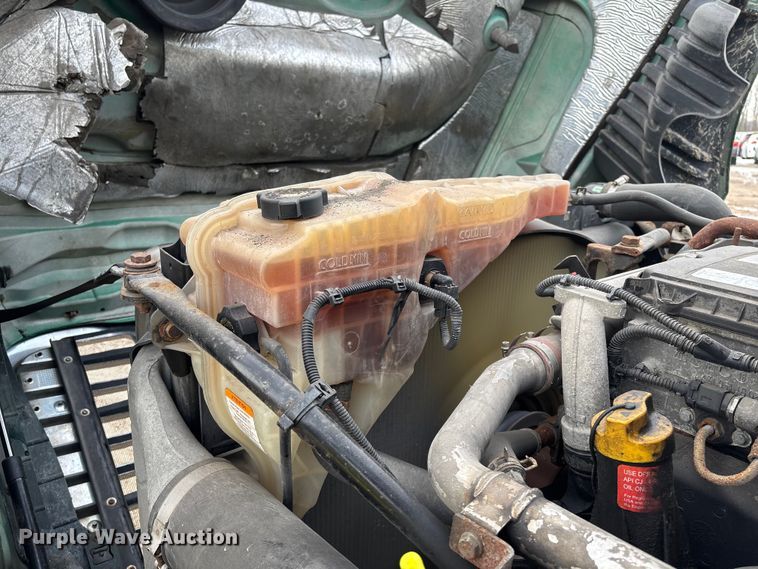 image for item YA2361 2017 Freightliner Cascadia 125 semi truck