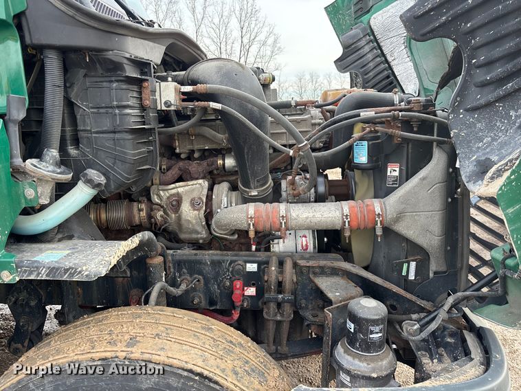 image for item YA2361 2017 Freightliner Cascadia 125 semi truck